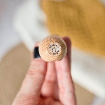 Sello firma cerámica con estrella y nombre, personalizado para piezas de barro y artesanía