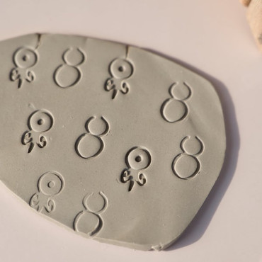 Sello de textura para arcilla con símbolos alquímicos orgánicos, diseño artesanal para pottery