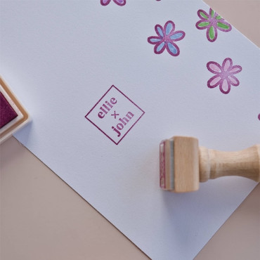 Sello personalizado para bodas y celebraciones, dos nombres en diseño cuadrado para invitaciones y sobres