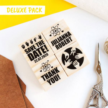 OPCIONAL: Puedes añadir el Deluxe Pack en las opciones de producto. OPCIONAL: Puedes añadir el Deluxe Pack en las opciones de producto.