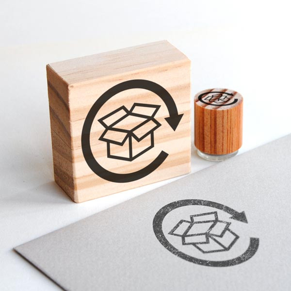 Sello de madera con icono Reciclable