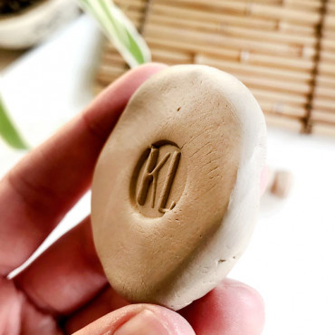 Custom Embossed Monogram round stamp for pottery signature. Size 1,5 cm (0.6 in)
