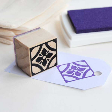 VersaCraft Peony Purple Ink on white cardboard