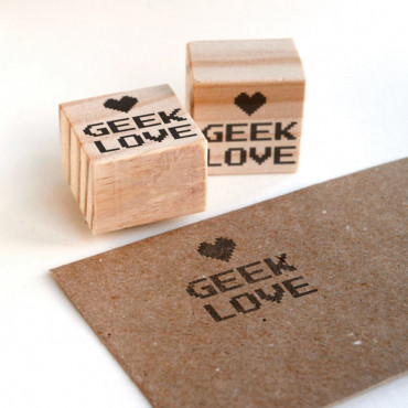 stamp Geek Love for retro gamer lovers for favor tags