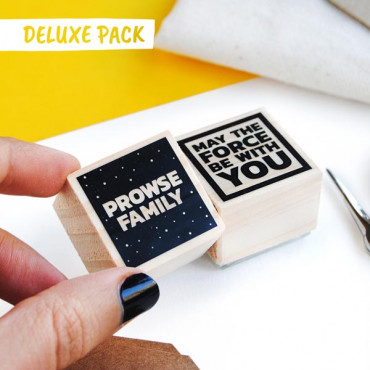 Puedes añadir el DELUXE pack en las opciones de producto