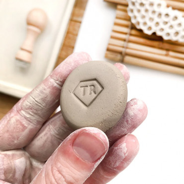 Sello personalizado para marcar cerámica Diamante con monograma