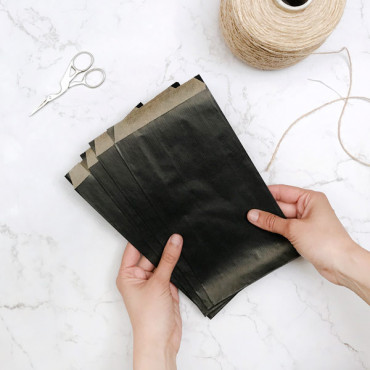 Pack of 25 Black Laid Envelopes with Gusset. 12x24 cm / 4.7x9.4 inches