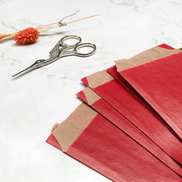 Pack of 25 Red Laid Envelopes with Gusset – 12x24 cm / 4.7x9.4 inches