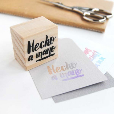 Sello de goma con el texto en castellano hecho a mano para pequeñas empresas y productos artesanos by biterswit