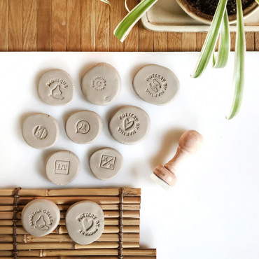 Colección de sellos biterswit con logotipos prediseñados para marcar cerámica
