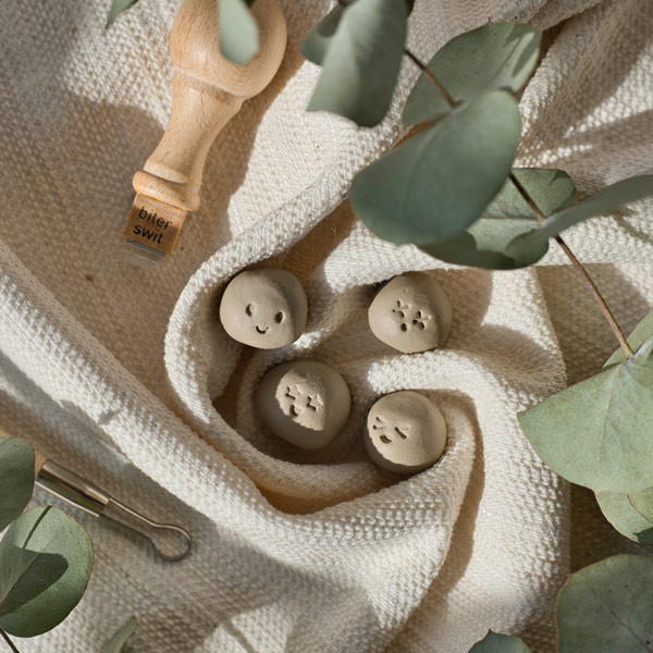 Mini sellos para decorar cerámica con caras by biterswit