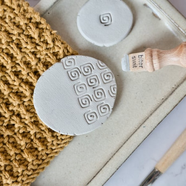 organic spiral clay texture stamp by biterswit
