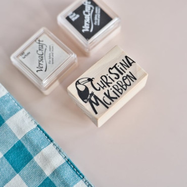 stamp for clothing marker with name and cute toucan illustration by sira lobo for biterswit