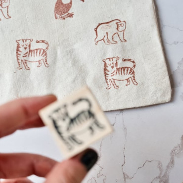 tiger animal rubber stamp for DIY t-shirt print by biterswit with sira lobo