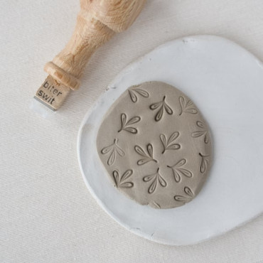 sello pequeño para decorar y hacer estampados en cerámica, arcilla polimérica y jabones by biterswit