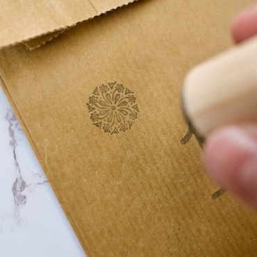 Minimal snowflake stamp for Christmas by biterswit with tocs textile crafts