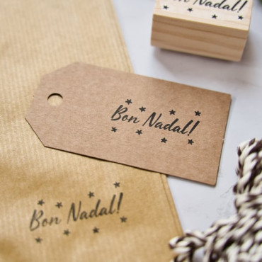 decoring christmas gift tags with stamp bon nadal in catalan by biterswit