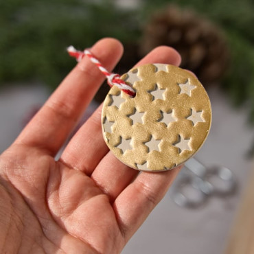 DIY ceramic Christmas tree ornaments with clay and star stamp by biterswit