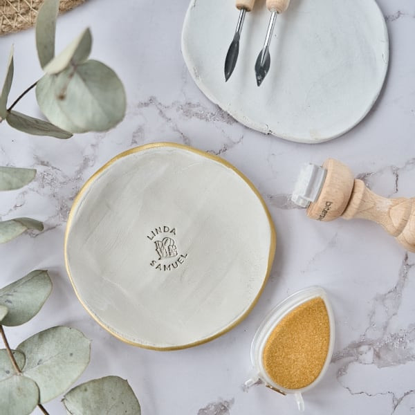 how to make a ceramic ring plate as a wedding favor gift by sira lobo for biterswit