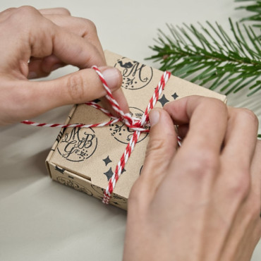 Holiday-themed stamp set for decorating Christmas gifts with Wise Men designs.