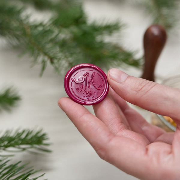 Pack of 5 self-adhesive wax seals with King Melchior’s official seal, maroon-red color