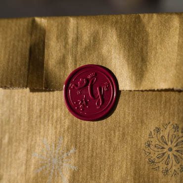 Set of 5 unique Gaspar wax seals with adhesive backing, perfect for personalizing gifts.