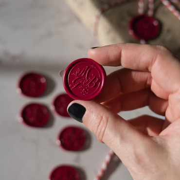 Royal maroon wax seals featuring the Three Wise Men—Melchior, Gaspar, and Balthazar for a festive touch this Christmas.