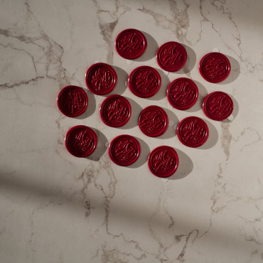 Seal your Christmas gifts in style with self-adhesive wax seals from the Three Kings—Melchior, Gaspar, and Balthazar.