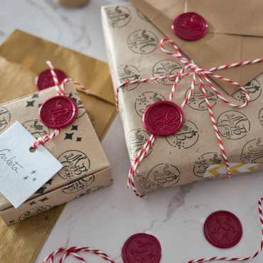 Self-adhesive wax seals featuring the Three Wise Men for Christmas gifts and letters.