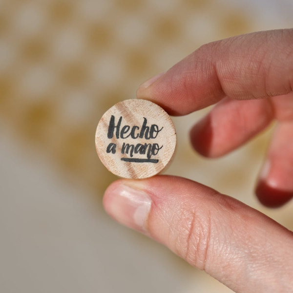 wooden stamp in Spanish