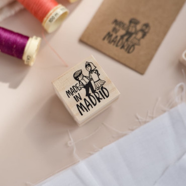 Rubber stamp made in Madrid with chulapos illustration by Sira Lobo for biterswit
