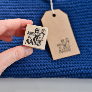Rubber stamp made in Madrid with chulapos illustration by Sira Lobo for biterswit
