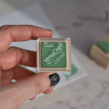 Tinta verde Celadon VersaCraft en tamaño mini - versátil para manualidades by biterswit