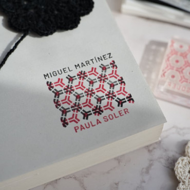 A creative Ex Libris stamp set with two interlocking designs. Stamp books individually or create a unique pattern.