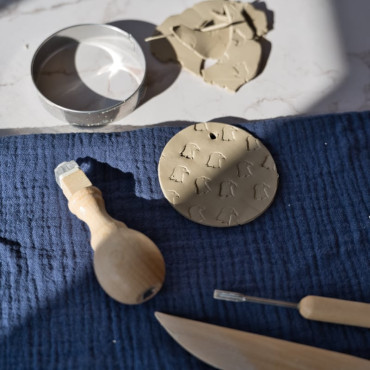 Durable acrylic eagle stamp for ceramics, soap, and clay. Available in various sizes for your crafting needs.