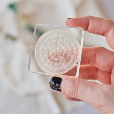 5 Sections Circle Embroidery Stamp for Easy Floral Patterns and Spider Web Roses