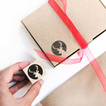 sello de goma con reno minimalista para decorar postales de navidad by biterswit