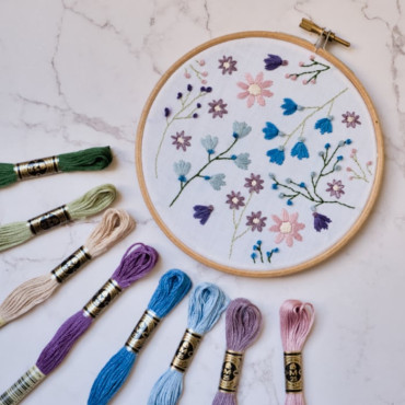 DMC Embroidery Thread Kit – Garden Floral Pattern for Beginners & Crafters
