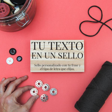 Diseñamos y maquetamos el texto que quieras en un sello.