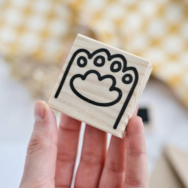 Adorable paw print stamp for DIY journaling fun by Biterswit