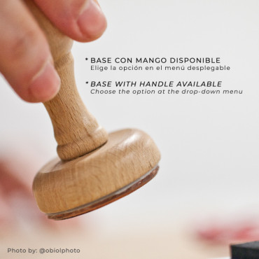 Base de madera con mango disponible en el desplegable de producto by biterswit