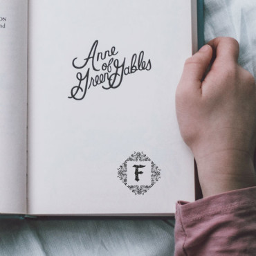 Sello con monograma floral, personalizado para lectoras de romance oscuro, papelería literaria y journaling Sello con monograma floral, personalizado para lectoras de romance oscuro, papelería literaria y journaling