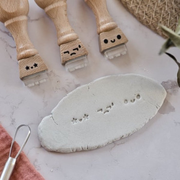 Mini sellos kawaii para cerámica - Caritas anime para decorar tazas, macetas, jabones y arcilla polimérica