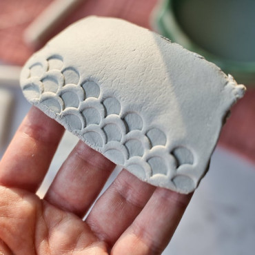 Sello de goma para cerámica con patrón Seigaiha o escamas de dragón, práctico y fácil de usar