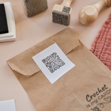 Sello QR profesional para pequeñas marcas, ferias, packaging y regalos corporativos