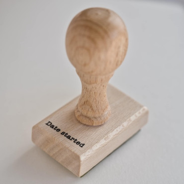 Minimal reading tracker stamp for book journals – Rate books with stars, dates and name in a clean layout