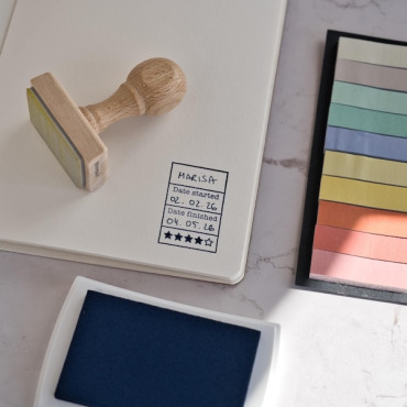 Minimalist book tracker stamp to rate books – Includes stars, name and dates, perfect for reading journals