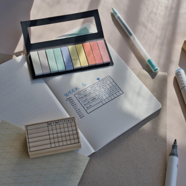 Weekly layout rubber stamp for planner spreads, journaling and productivity tracking