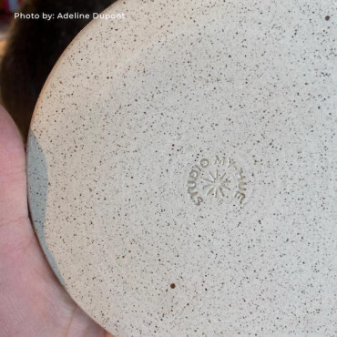 Sello cerámica personalizado con estrella solar y nombre, firma artesanal para piezas handmade